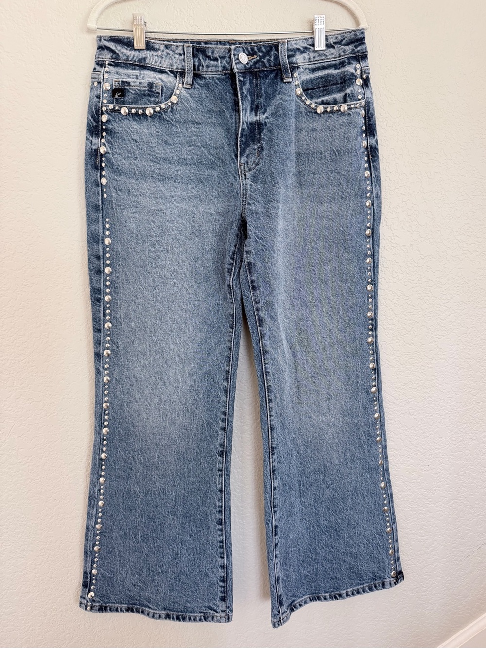 KanCan Los Angeles Studded Cropped Flare Jeans | Medium Wash | Size 8